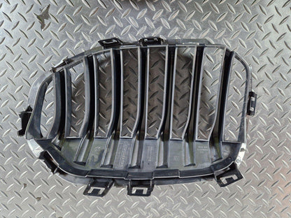 20-24 BMW 1 SERIES F40 FRONT BUMPER RIGHT SIDE KIDNEY GRILL 7450957 (DAMAGED)