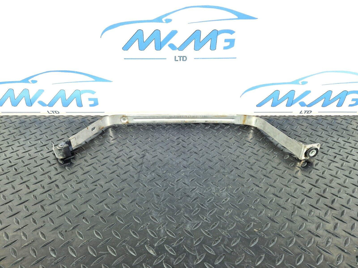 14-21 MERCEDES BENZ C200 W205 FUEL TANK BRACKET MOUNT HOLDER A2054700040