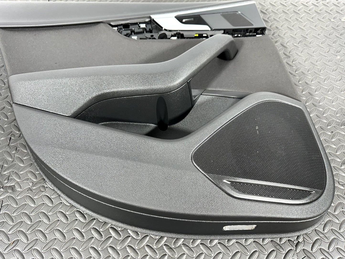 16-19 AUDI A4 B9 SALOON GENUINE REAR PASSENGER SIDE DOOR CARD PANEL 8W0868065