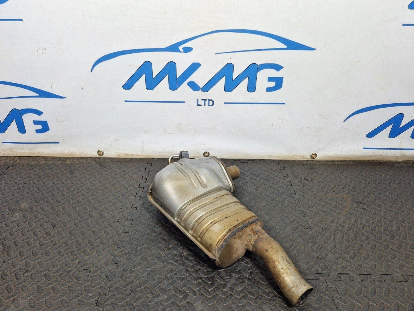 16-19 AUDI A4 B9 GENUINE EXHAUST BACKBOX SILENCER 8W0253411D