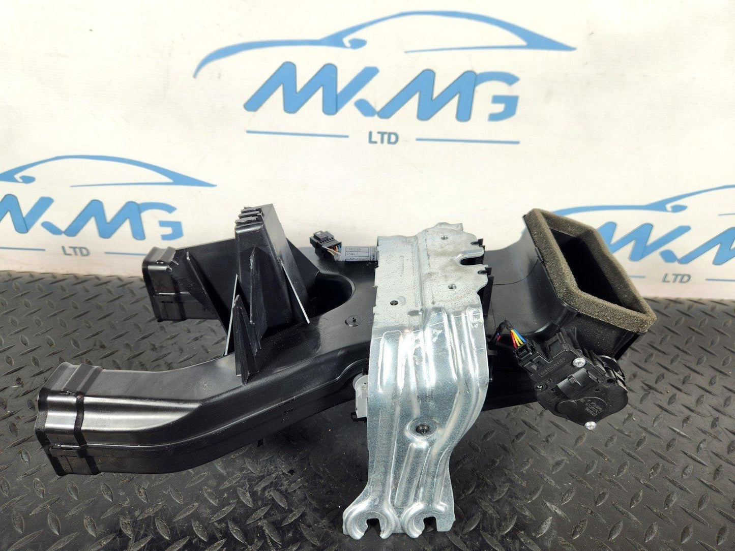 11-19 MERCEDES BENZ ML W166 AIR DISTRIBUTION AIR DUCT INTERIOR A1668301600