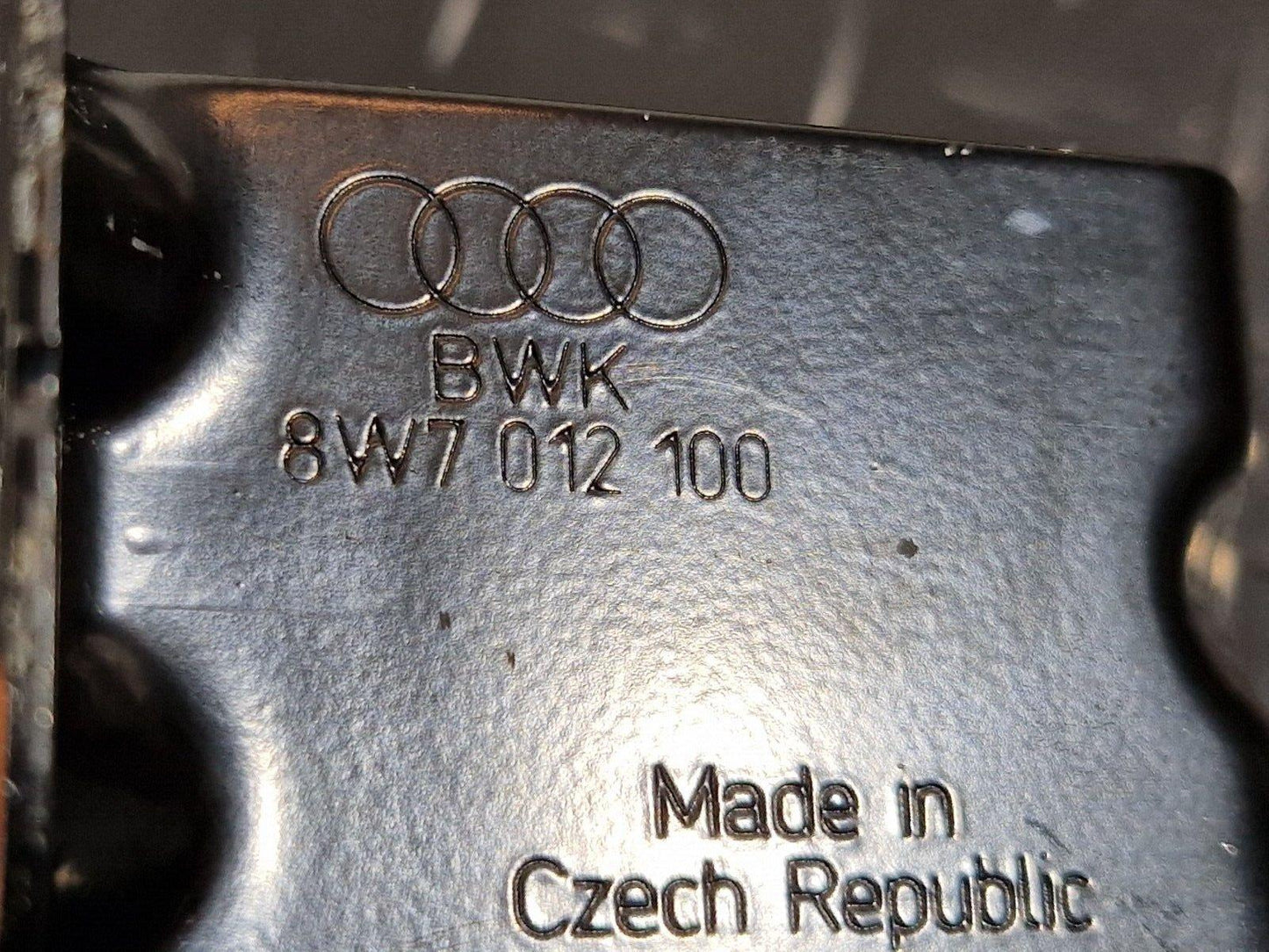 16-24 AUDI A5 F5 GENUINE BRACKET 8W7012100