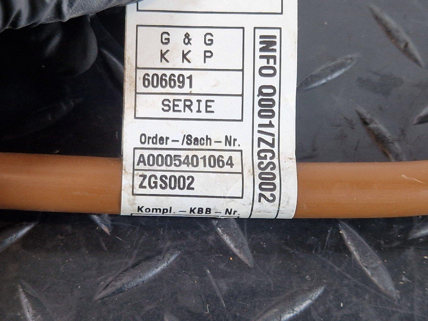 16-19 MERCEDES BENZ GLE W166 HIGH VOLTAGE BATTERY CABLE WIRE LINE A0005401064