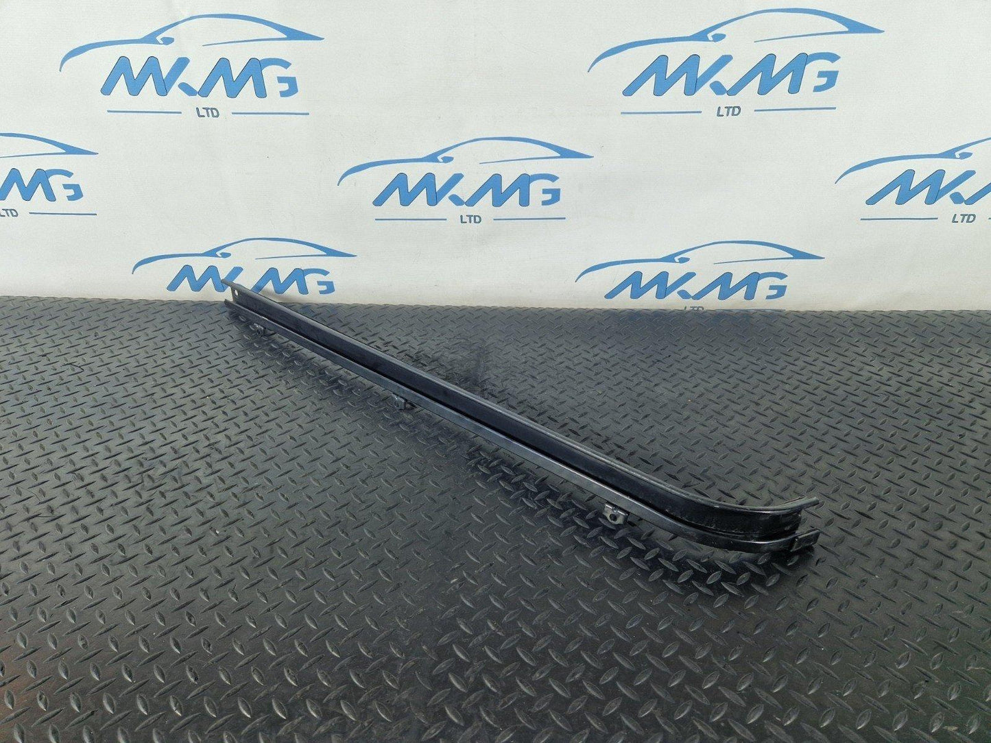 14-23 MERCEDES VITO W447 GENUINE SLIDING DOOR CENTER LEFT GUIDE RAIL A4477660237