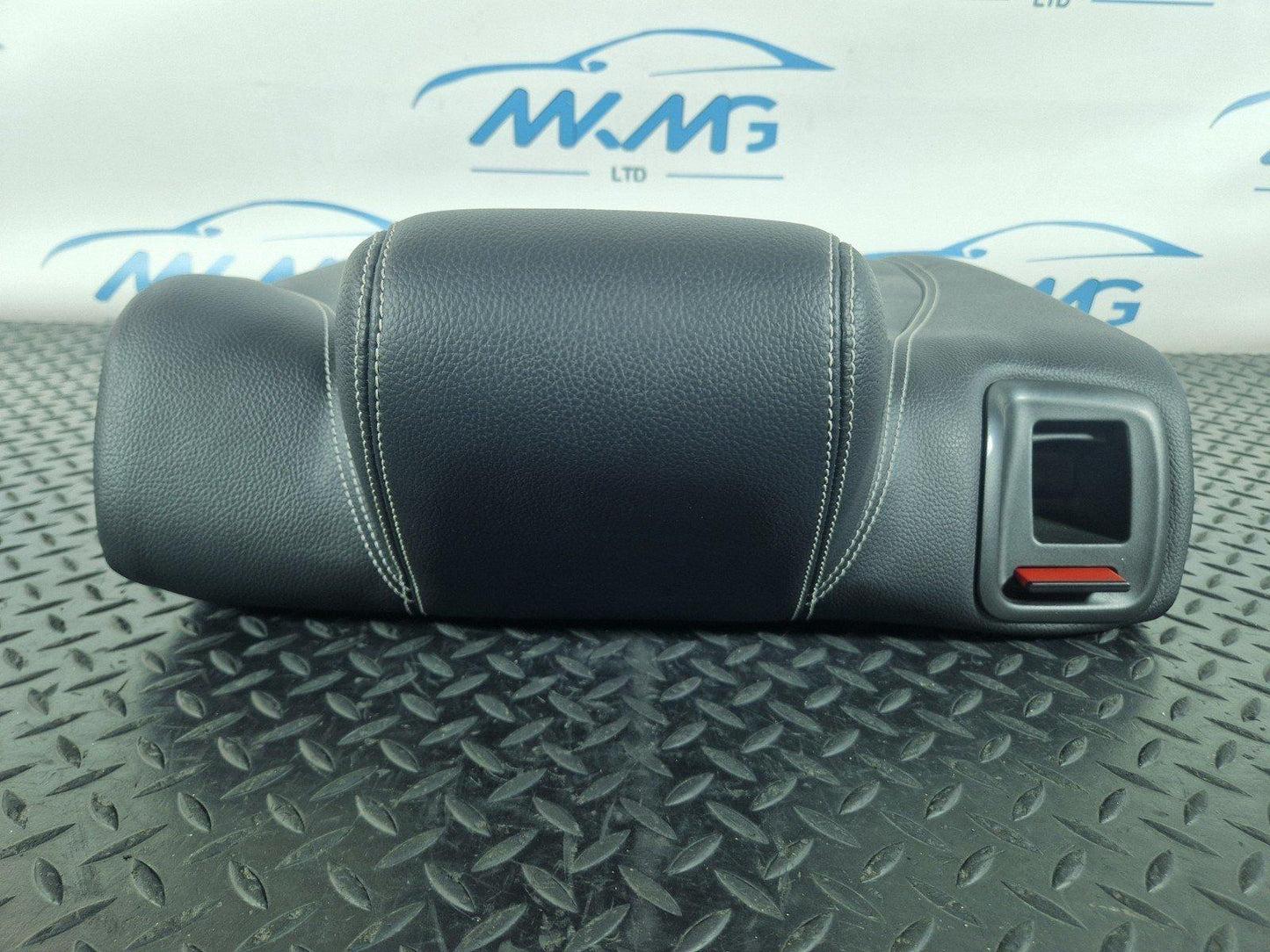 13-19 MERCEDES BENZ CLA C117 REAR RIGHT O/S HALF LEATHER BACKREST SEAT
