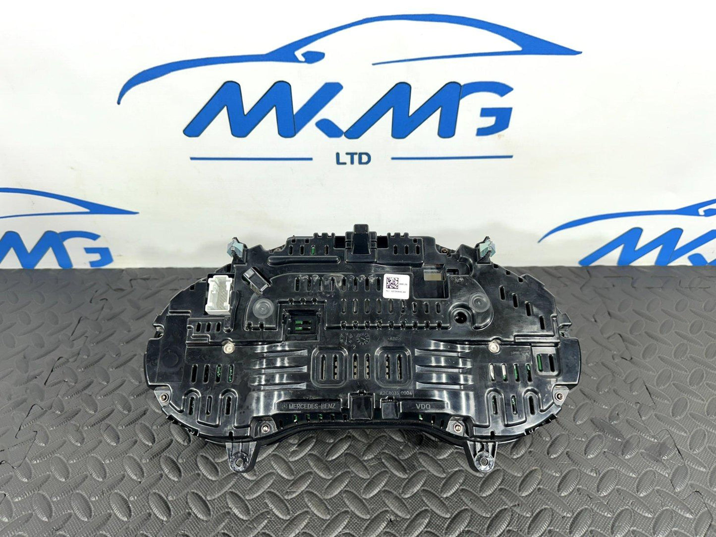 14-21 MERCEDES BENZ C300 2.1 CDI HYBRID W205 GENUINE INSTRUMENT CLUSTER SPEEDO