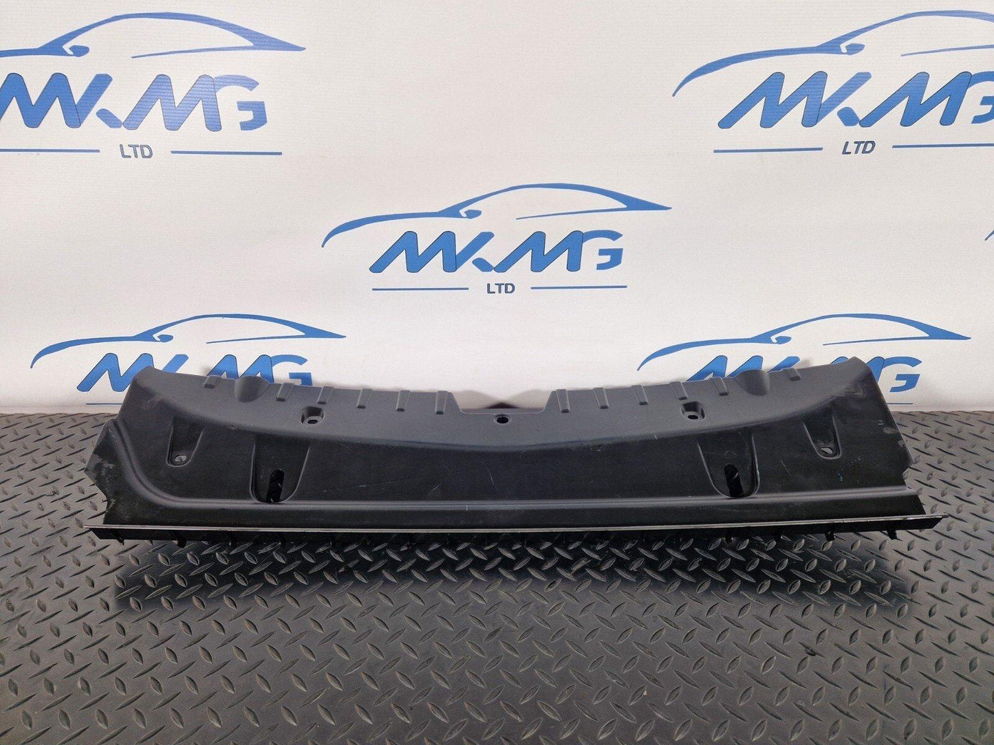 11-18 BMW 6 SERIES F06 BOOT TRUNK PANEL LOCK TRIM LOADING EDGE TRIM 7224793