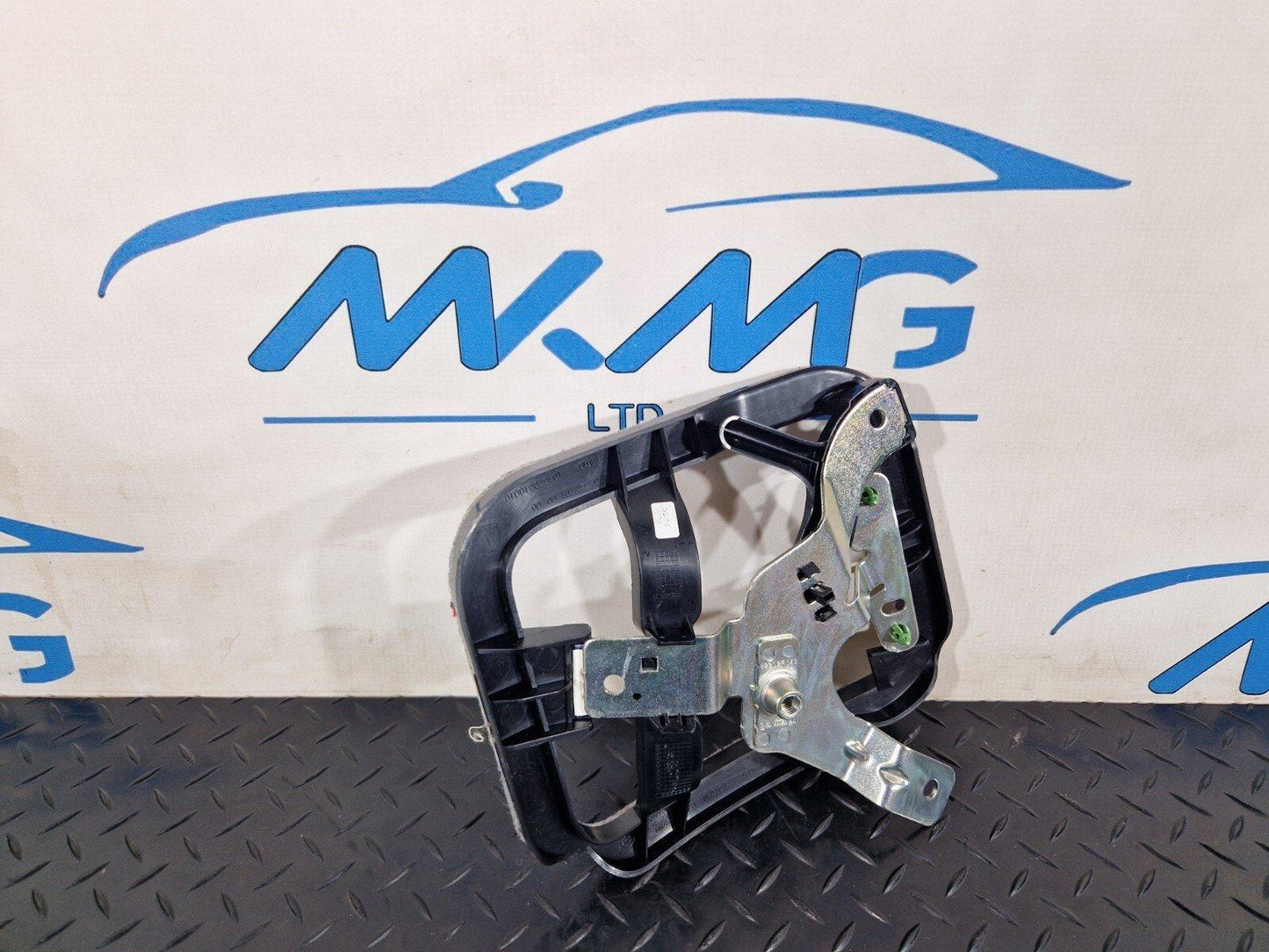 16-22 BMW X1 F48 GENUINE MIDDLE SECTION SEAT BELT BRACKET MOUNT 6442701