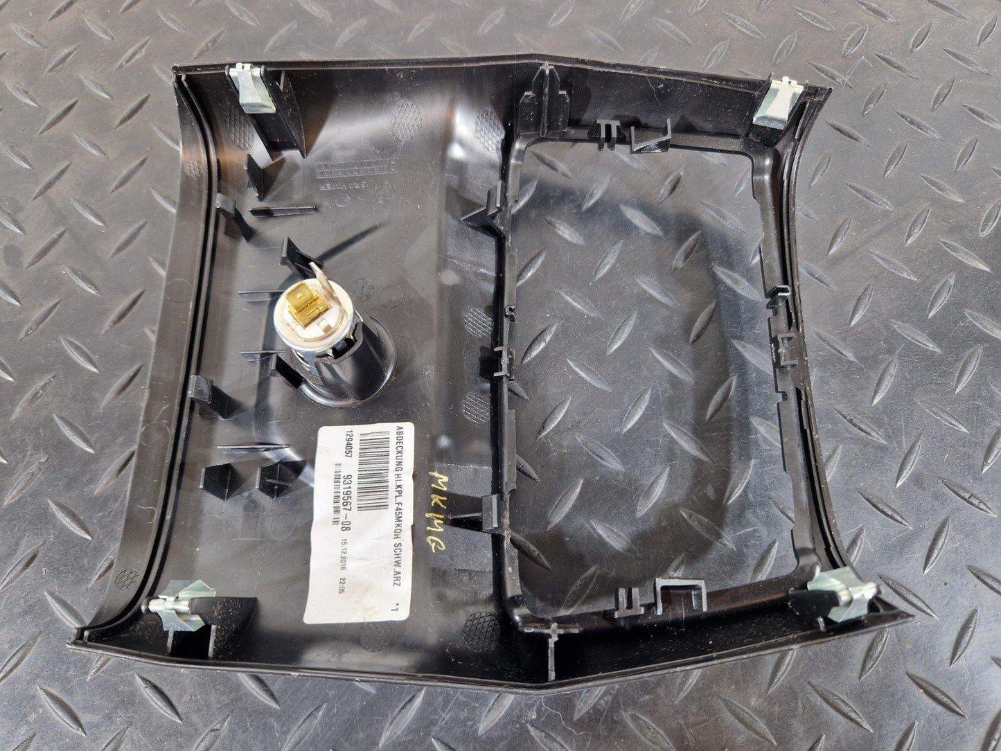 14-21 BMW 2 SERIES 218d GRAN TOURER F46 OEM REAR CENTRE CONSOLE TRIM 9319567