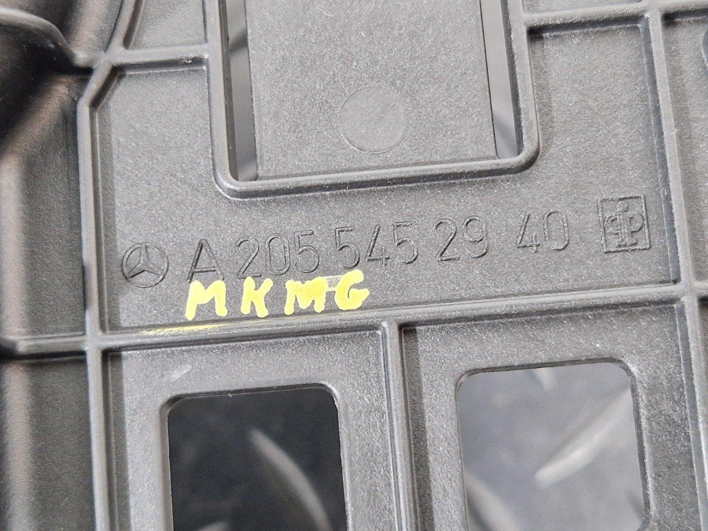 14-21 MERCEDES-BENZ C250D W205 FUSE BOX RELAY MODULE UNIT BRACKET A2055452940