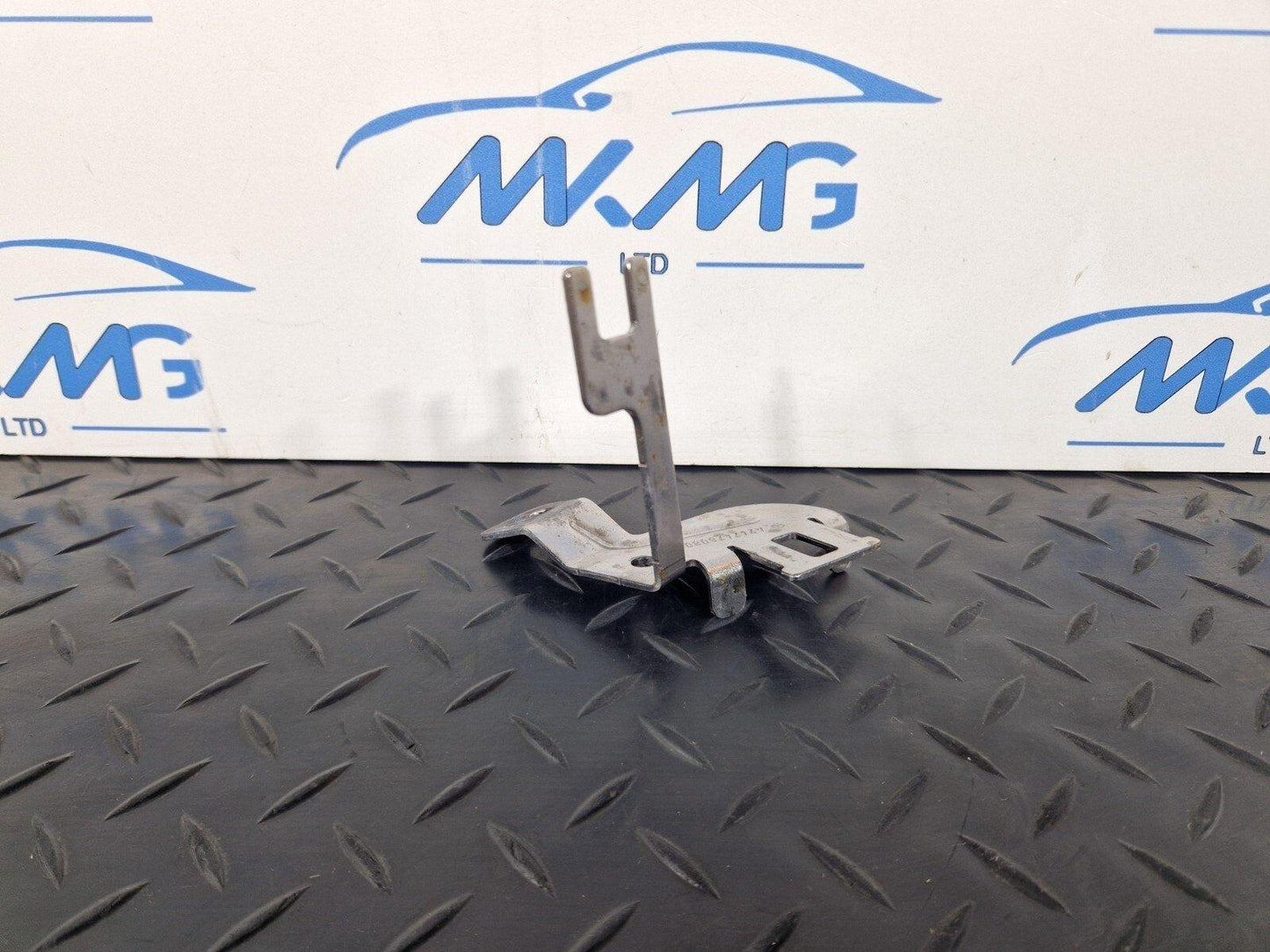 19-ON MERCEDES BENZ CLA C118 REGENERATION VALVE HOLDER BRACKET MOUNT A2474760800