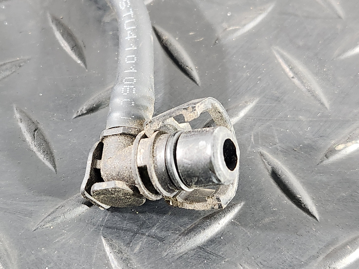 Land Rover Range Rover Evoque L551 Watering Hose Overflow HJ328K012AC
