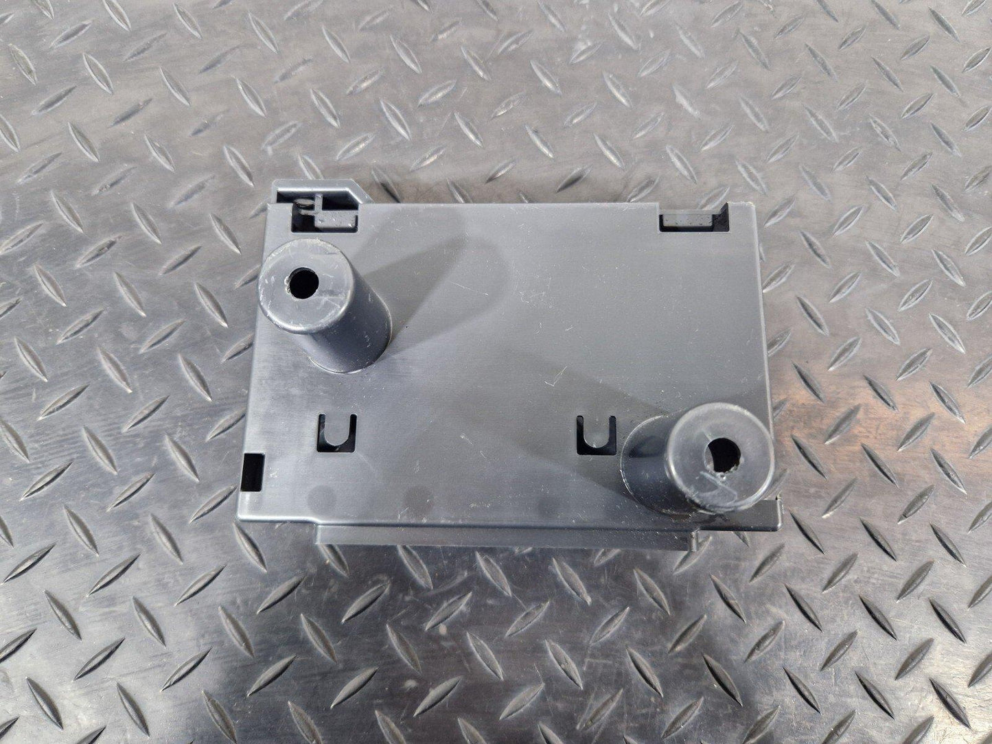 18-ON MERCEDES BENZ SPRINTER W907 INTERIOR CONTROL UNIT BRACKET A9075450500