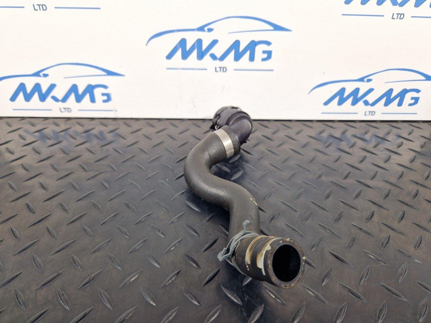 16-19 AUDI A4 B9 SALOON GENUINE HEATER COOLANT PIPE HOSE 8W0819334G