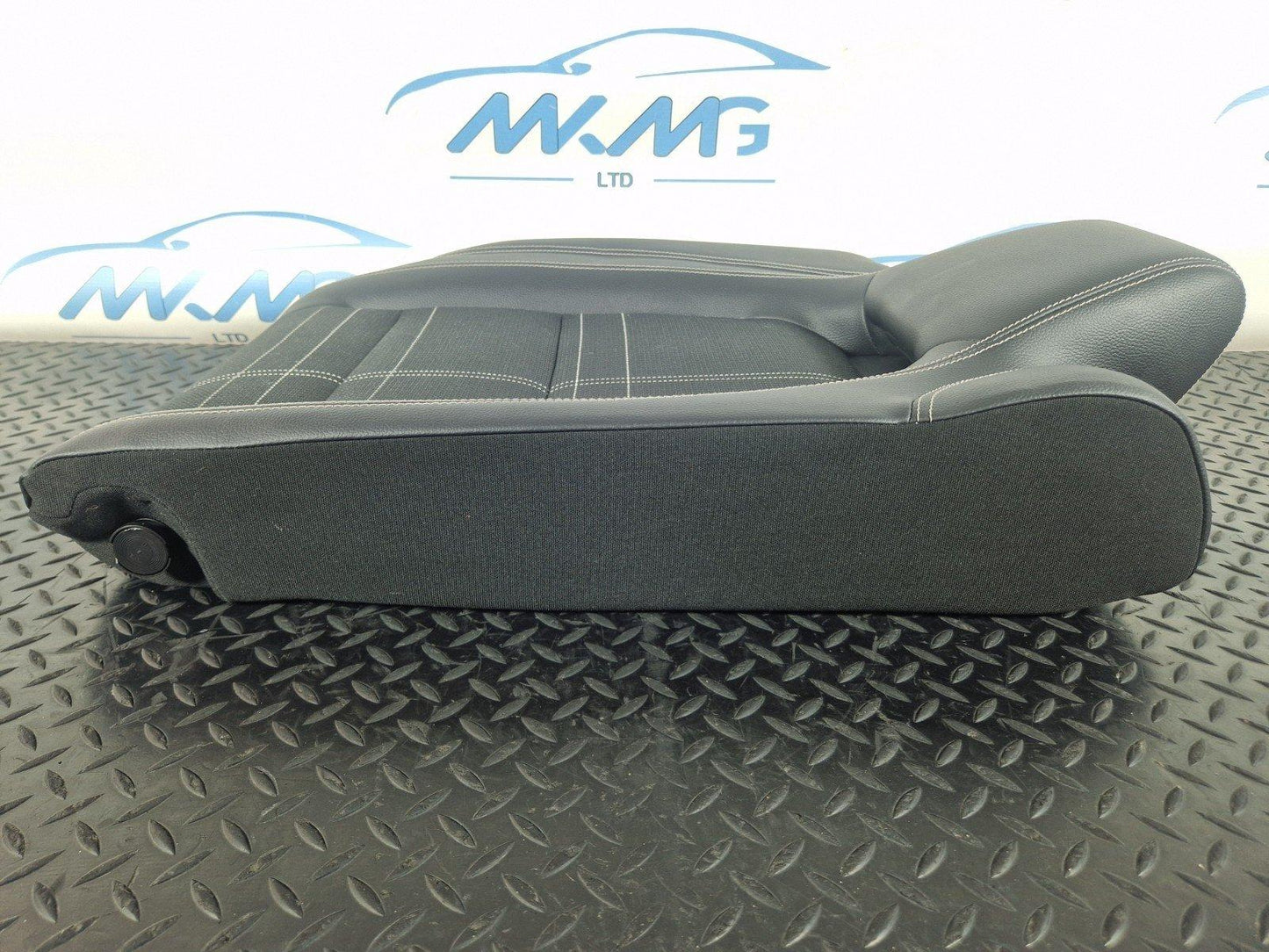 13-19 MERCEDES BENZ CLA C117 REAR RIGHT O/S HALF LEATHER BACKREST SEAT