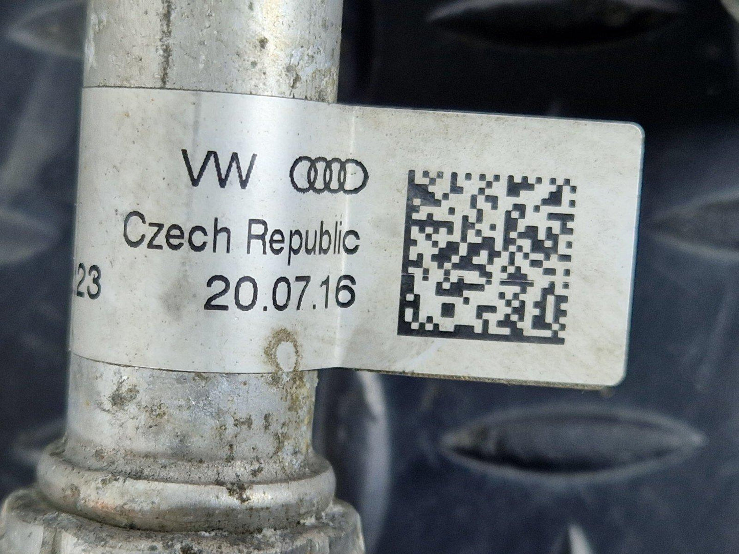 10-17 AUDI A8 4H DIESEL AIR CONDITION A/C PIPE HOSE LINE 8T0816743C