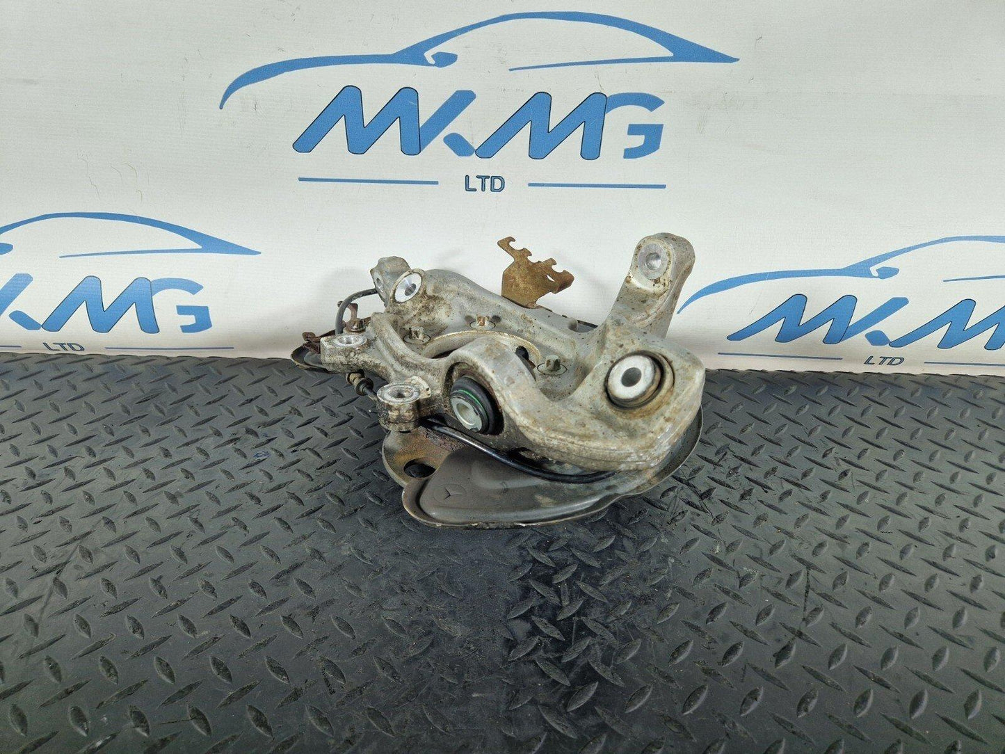 14-21 MERCEDES BENZ W205 REAR LEFT N/S WHEEL HUB CARRIER A2053500141