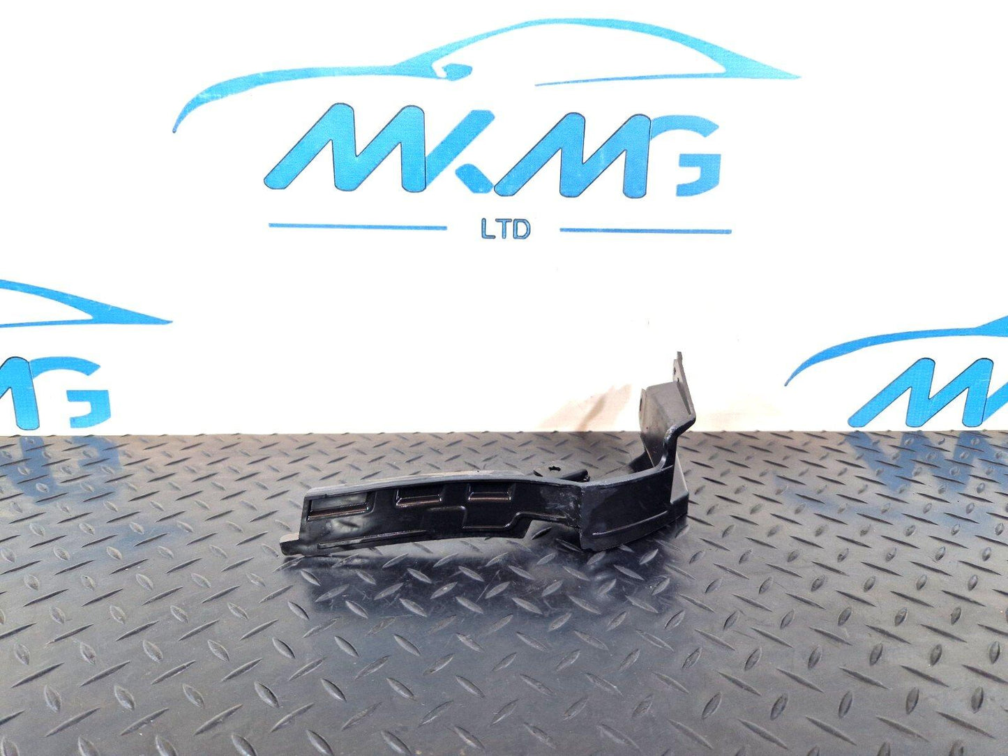 14-21 MERCEDES BENZ C300h W205 OEM REAR BUMPER LEFT BRACKET A2058854223