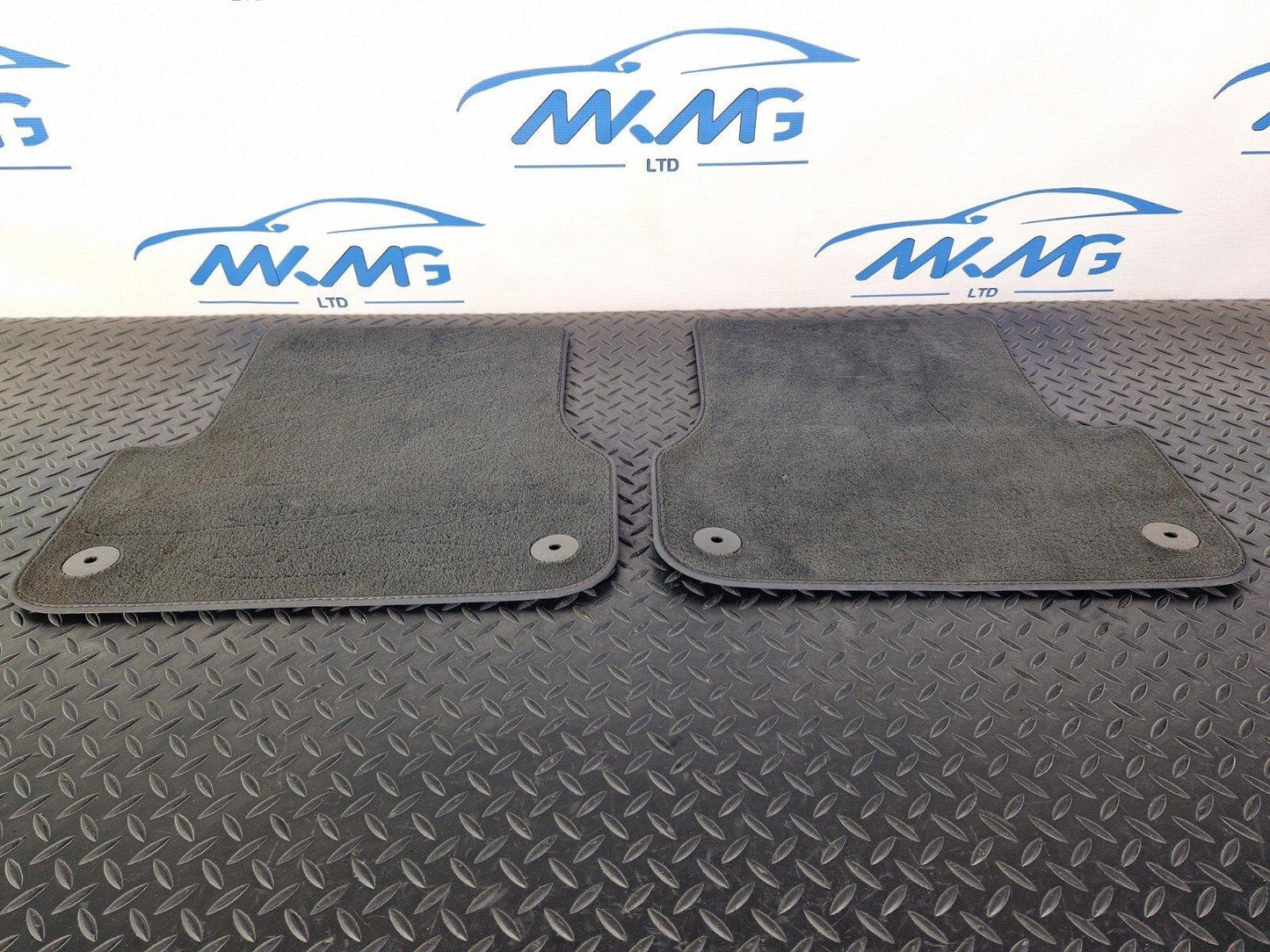 15-18 AUDI A7 4G GENUINE SET OF 2 REAR RIGHT & LEFT FLOOR BLACK MATS 4G0864450