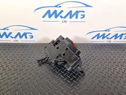 14-21 MERCEDES BENZ C200d W205 OEM FUSE RELAY BOX A2055407011