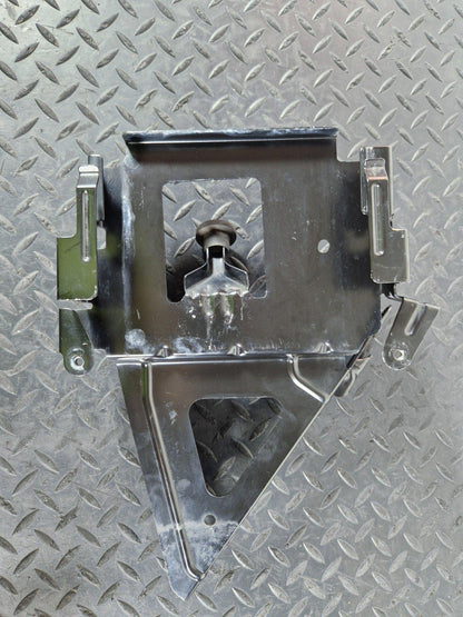 11-19 MERCEDES BENZ ML W166  ENGINE ECU MOUNT SUPPORT HOLD BRACKET A1665452840