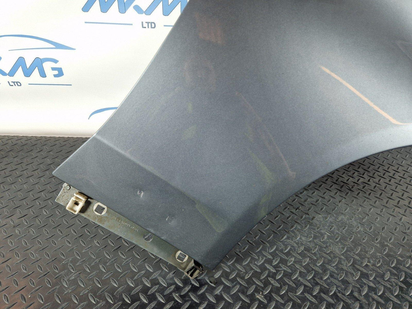 14-21 MERCEDES BENZ C200d W205 OEM FRONT RIGHT O/S WING FENDER PANEL IN GREY 992