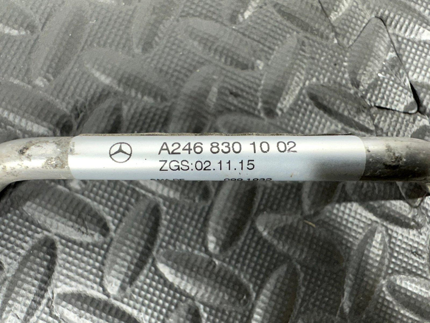 12-18 MERCEDES A B CLA-CLASS W176 W246 C117 GENUINE AC PIPE HOSE A2468301002