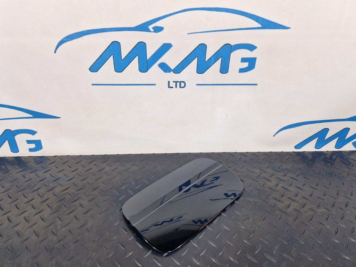 16-19 AUDI A4 B9 GENUINE FUEL DOOR IN BLACK 8W0809907 LY9T