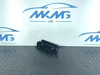 16-19 AUDI A4 B9 GENUINE GENUINE MOUNTING FOR TIE-DOWN EYE 8W9813981