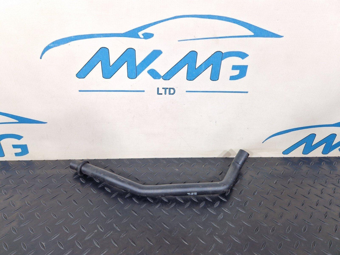18-ON MERCEDES BENZ SPRINTER W907 GENUINE AIR INTAKE HOSE/PIPE A9108321100