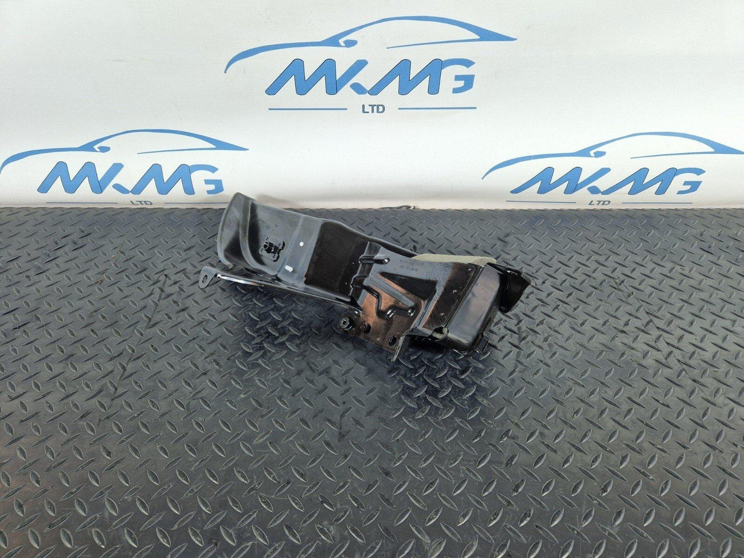 14-21 MERCEDES BENZ C300h W205 OEM RIGHT BOOT LINER A2056308801 A2056365800