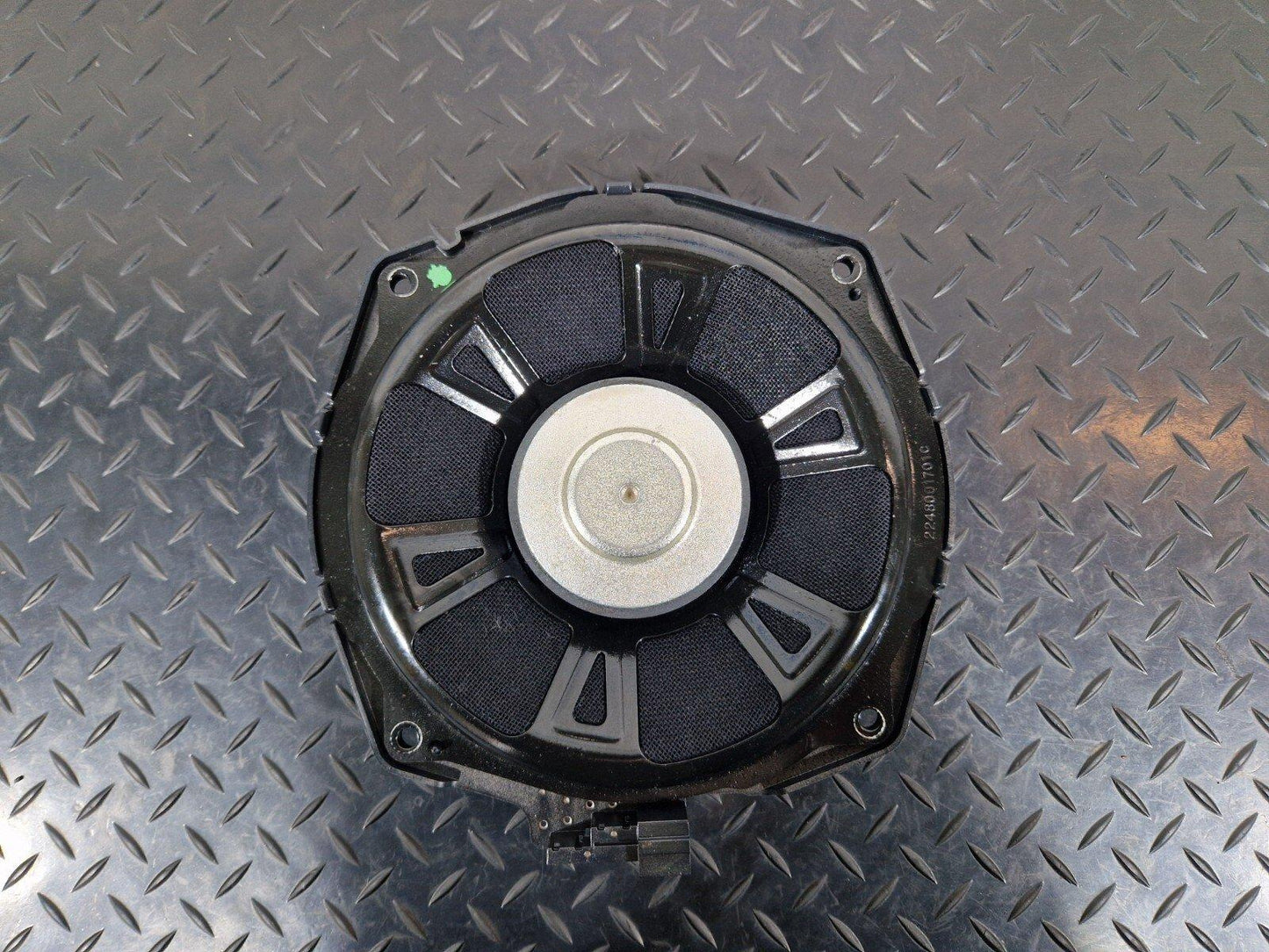 19-ON MERCEDES BENZ B CLASS W247 SUBWOOFER SPEAKER 2248001701