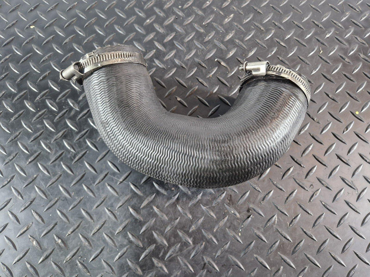 10-15 AUDI Q7 4L 3.0 DIESEL CRCA TURBO INTERCOOLER PIPE 4L0145972A