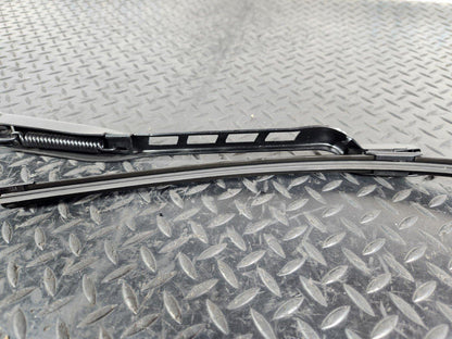 11-19 MERCEDES BENZ ML W166 GENUINE FRONT RIGHT O/S WINDOW WIPER ARM A1668201040