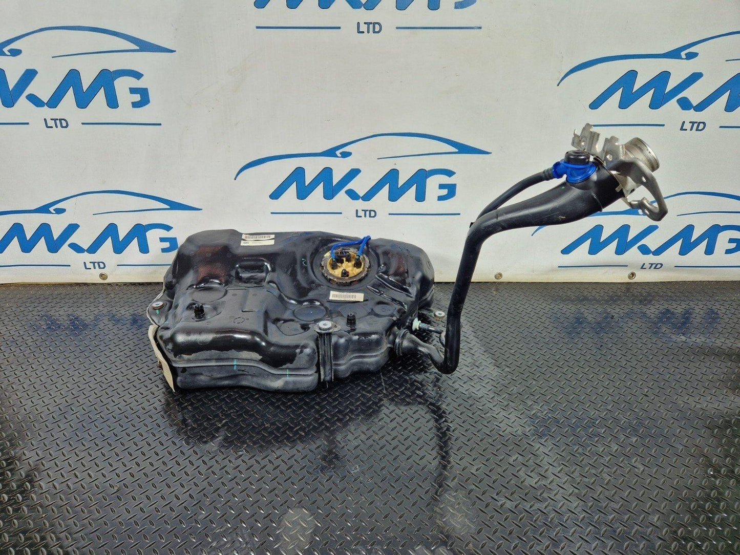 16-19 AUDI A4 B9 DIESEL FUEL TANK WITH PUMP 8W0201021CG