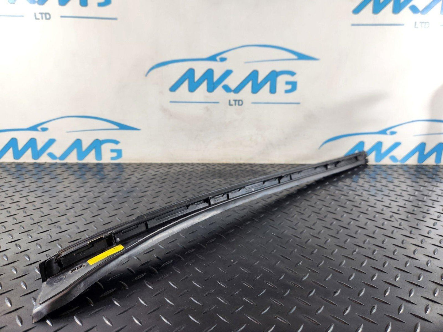 16-22 MERCEDES BENZ X253 GENUINE LEFT N/S WINDOW TRIM MOULDING STRIP A2536900162