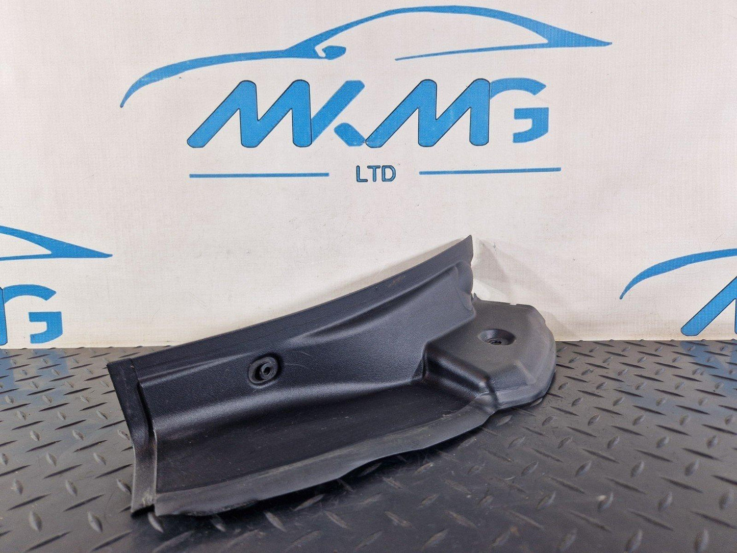 11-19 MERCEDES BENZ ML W166 GENUINE REAR RIGHT SIDE SEAL TRIM A1666910208