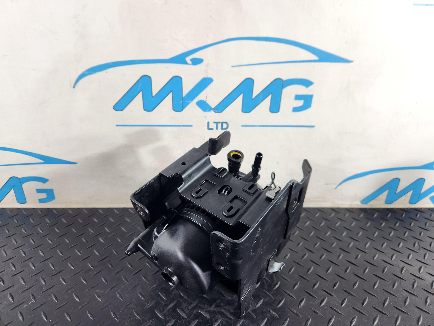 Land Rover Range Rover Evoque L551 SUV Genuine Fuel Filter Housing M8D2-9D202-AF