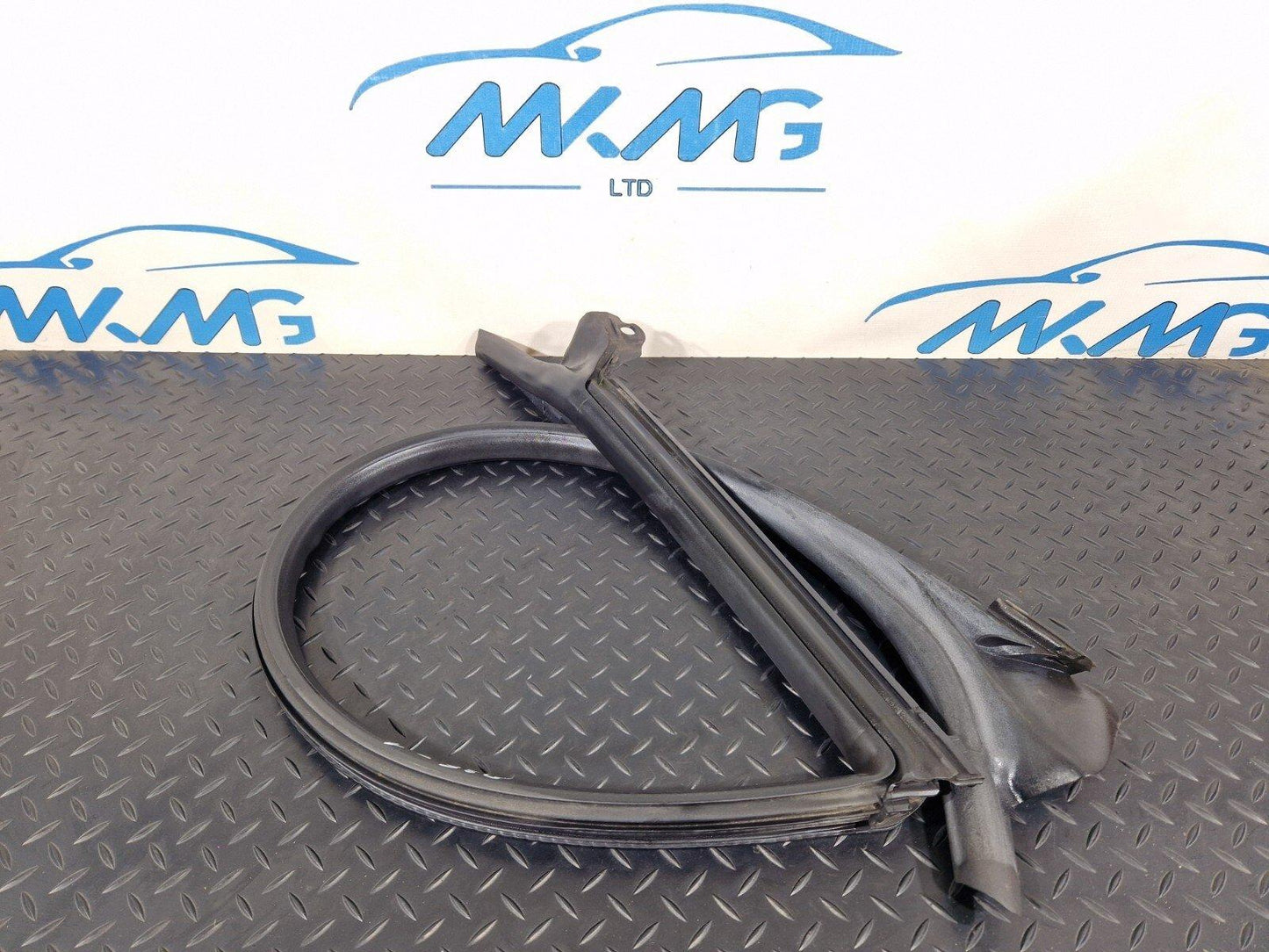 10-18 AUDI A7 4G S-LINE FRONT DOOR INNER SEAL RUBBER GASKET RIGHT O/S 4G8845354