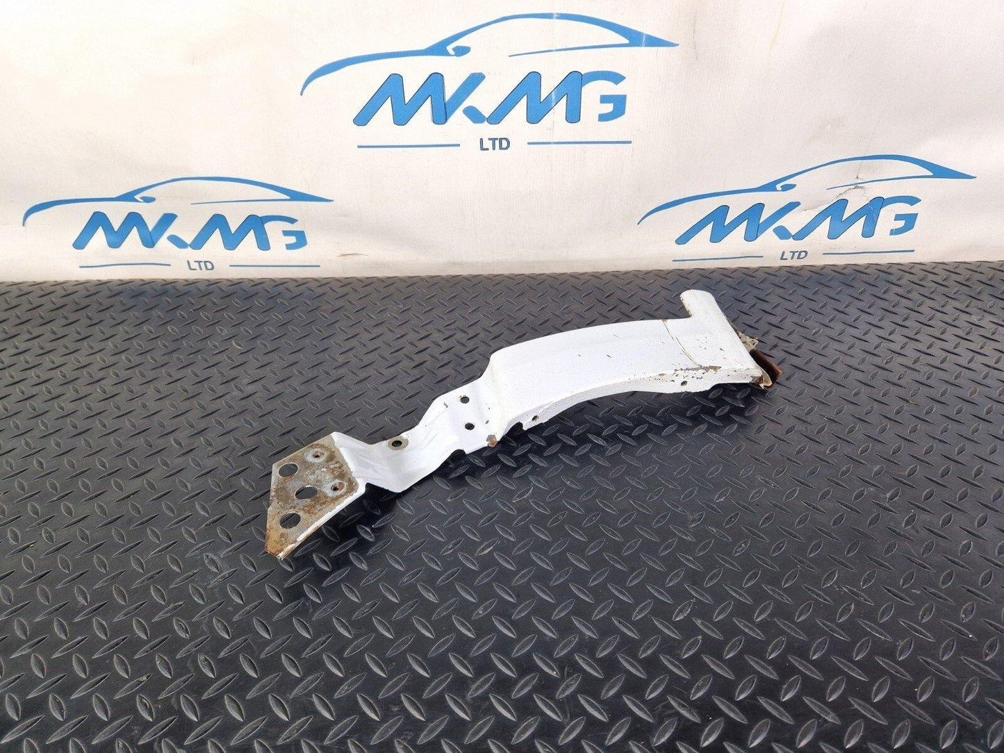 18-ON MERCEDES BENZ SPRINTER  W907 FRONT LEFT WING STRIP A9108810200