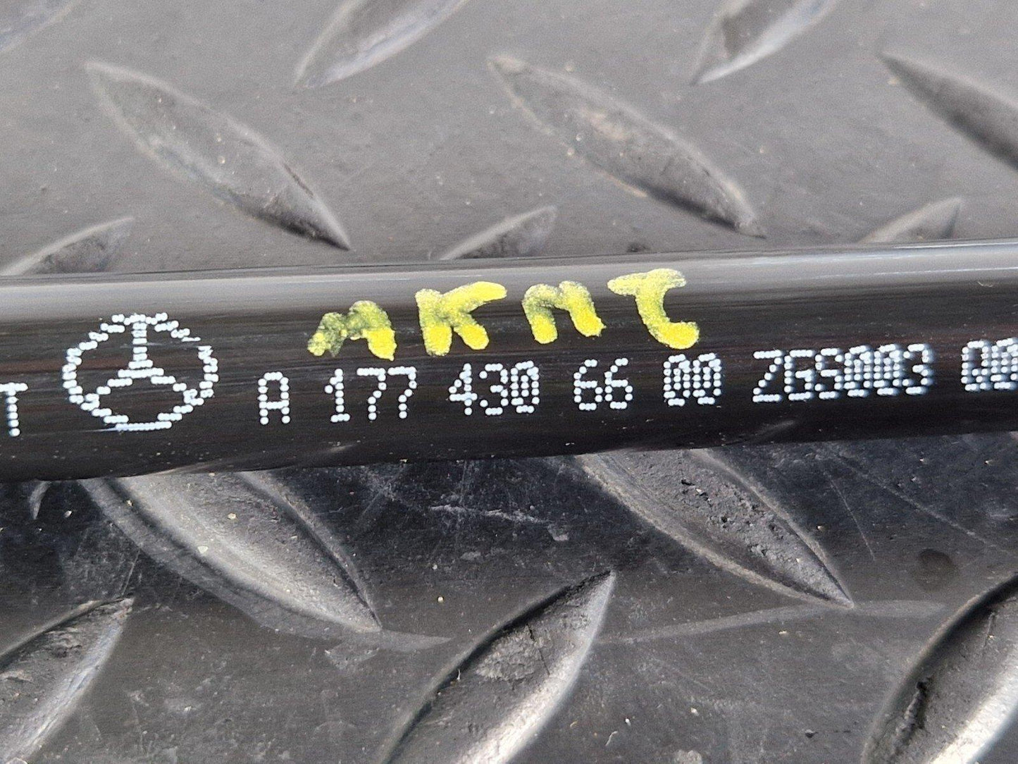 18-ON MERCEDES BENZ A CLASS W177 GENUINE OEM BRAKE SERVO PIPE A1774306600