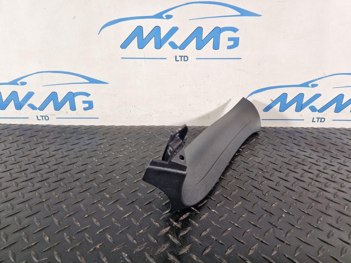 10-15 AUDI Q7 4L REAR RIGHT TAIL GATE LIFTGATE UPPER TRIM PANEL 4L0867608