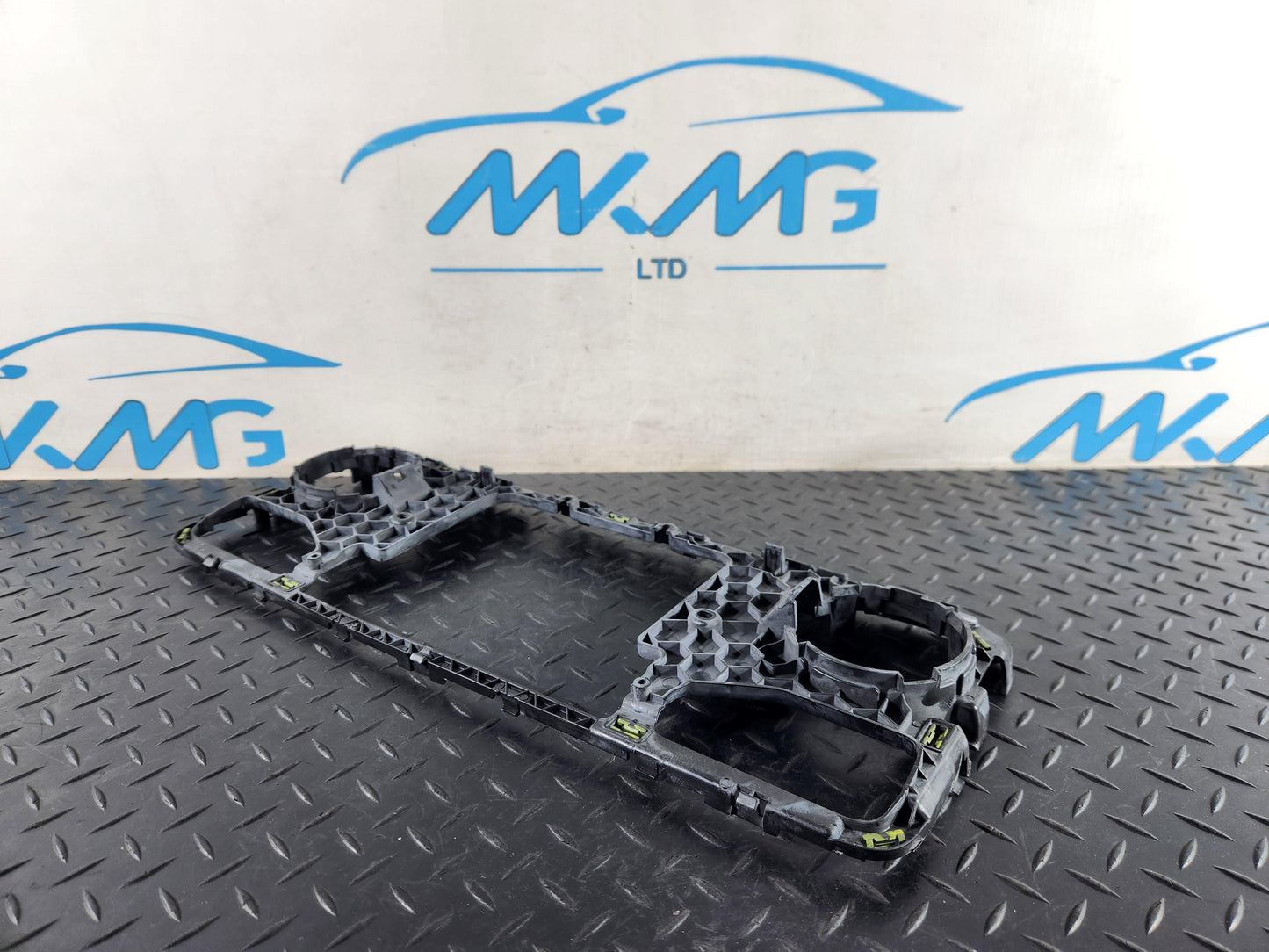 Mercedes-Benz Sprinter W907 Genuine Radio GPS Head Unit T0530600