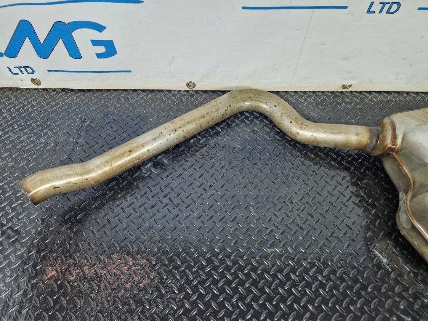 16-19 AUDI A4 B9 S-LINE GENUINE REAR EXHAUST BOX 8W0253611A