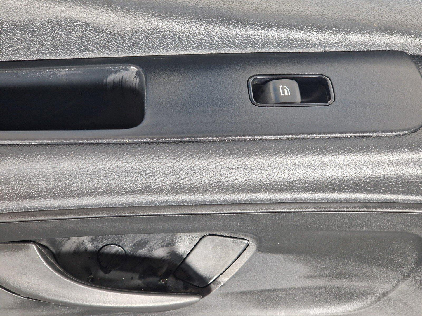 18-ON MERCEDES BENZ SPRINTER W907 FRONT LEFT PASSENGER SIDE DOOR CARD TRIM PANEL