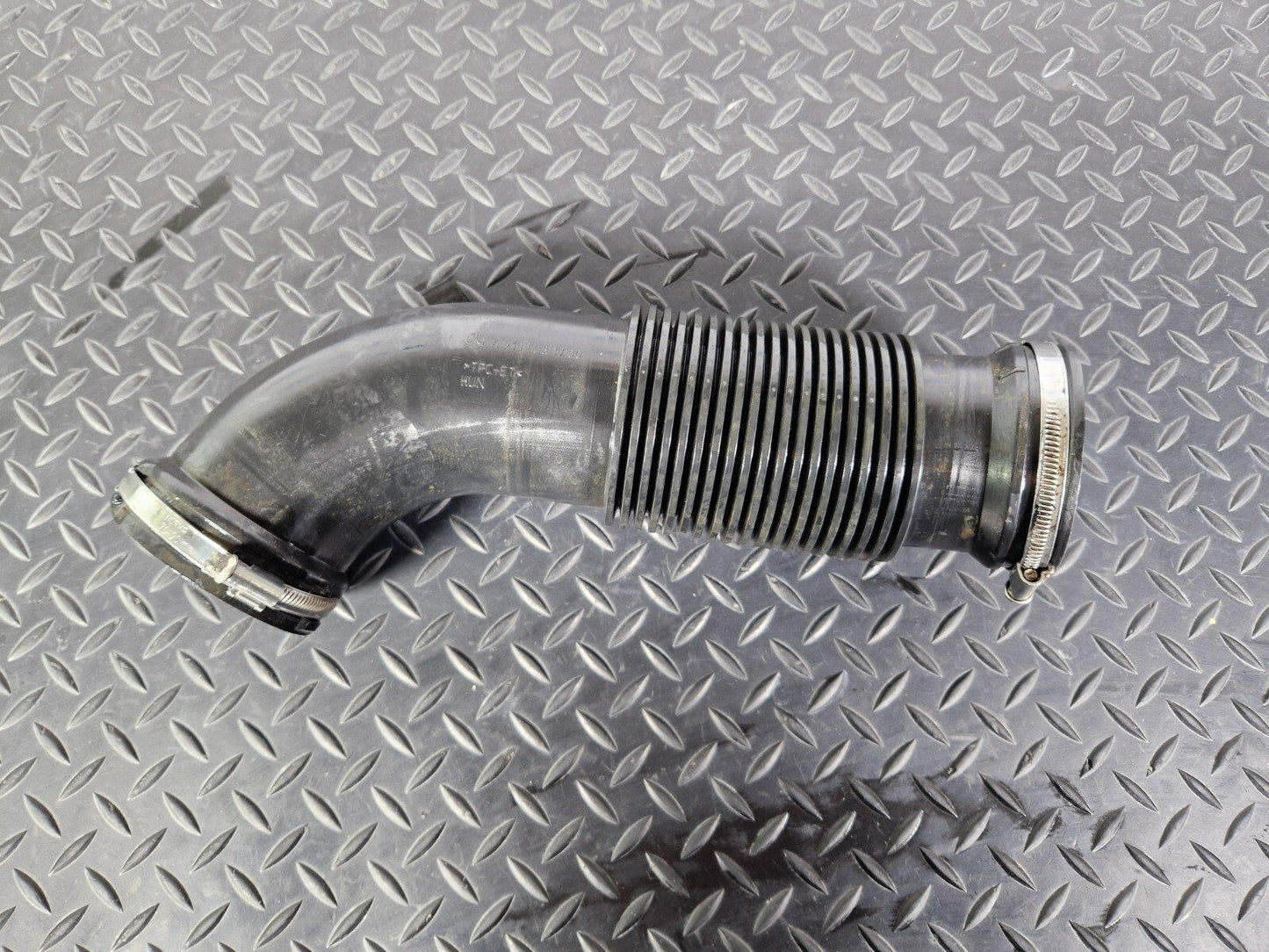 18-ON MERCEDES BENZ SPRINTER W907 W910 OEM AIR INTAKE PIPE A9105281700
