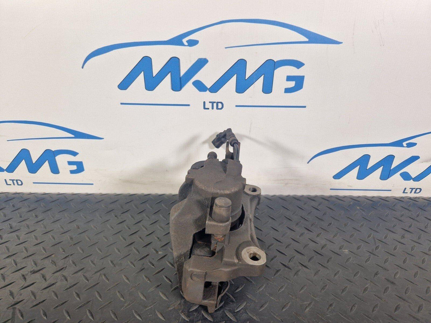16-19 AUDI A4 B9 GENUINE N/S PASSENGER SIDE FRONT BRAKE CALIPER 8W05BQ 0315 CLZ