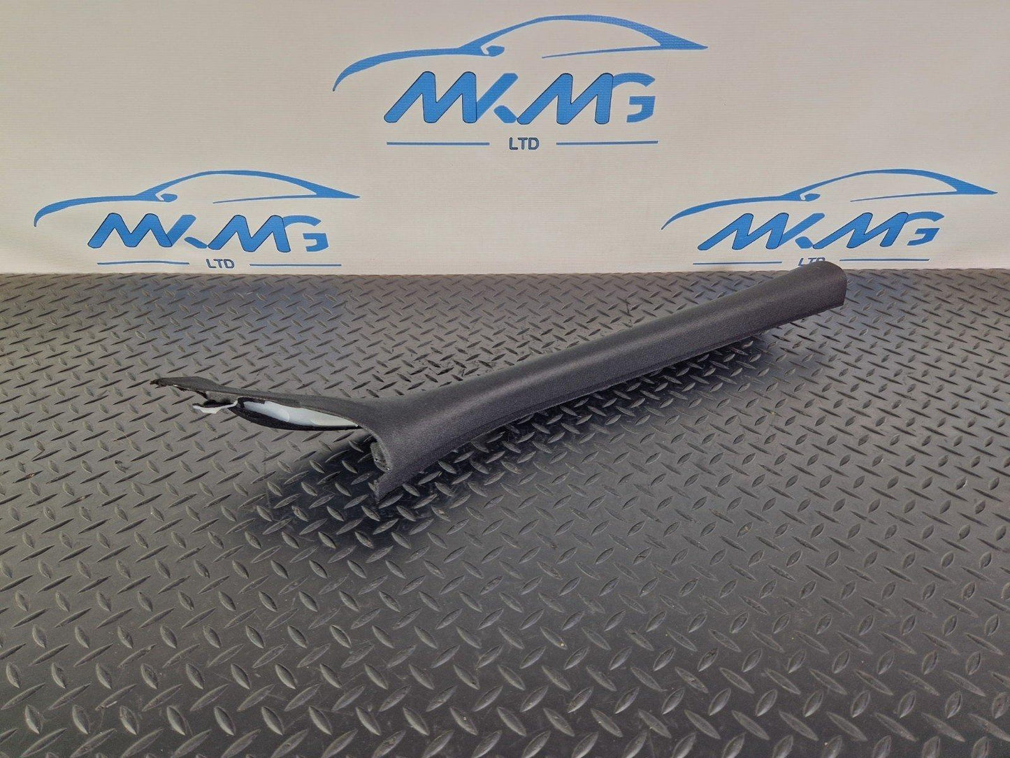 10-13 BMW X5 E70 LCI GENUINE RIGHT O/S A COLUMN PILLAR TRIM 7129750
