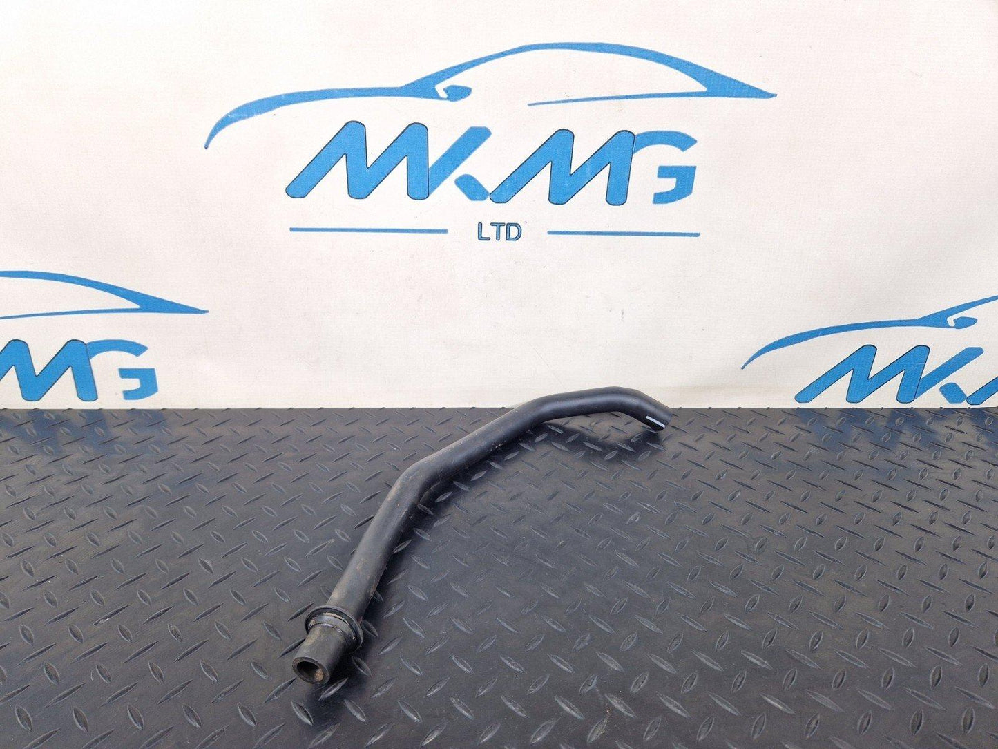 18-ON MERCEDES BENZ SPRINTER W907 GENUINE AIR INTAKE HOSE/PIPE A9108321100
