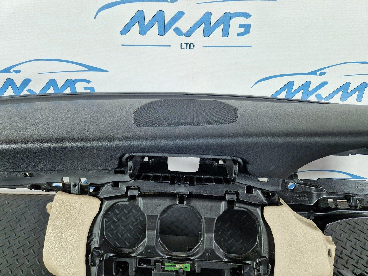 14-21 MERCEDES BENZ C200 W205 DASHBOARD ASSEMBLY & AIR BAG A2056800187